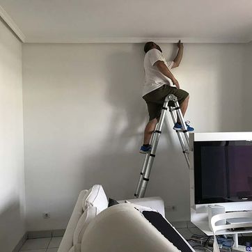 Jesperman hombre remodelando casa